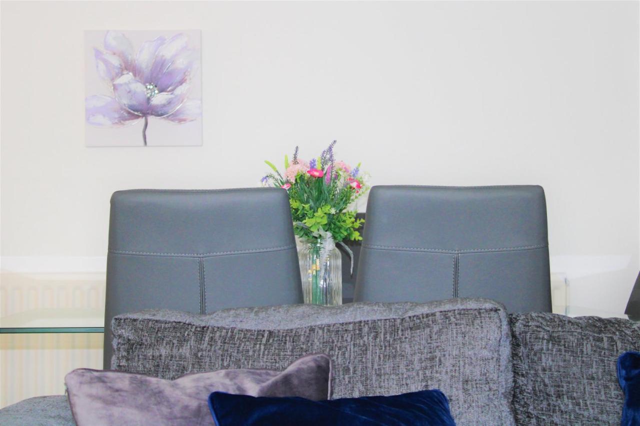 Homely And Budget Friendly 3 Bed House Sleeps 6 Free Parking! Milton Keynes Exterior foto