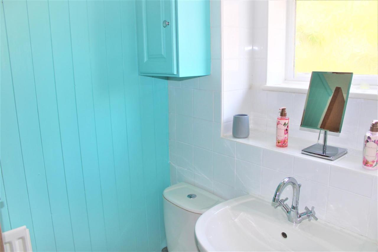 Homely And Budget Friendly 3 Bed House Sleeps 6 Free Parking! Milton Keynes Exterior foto