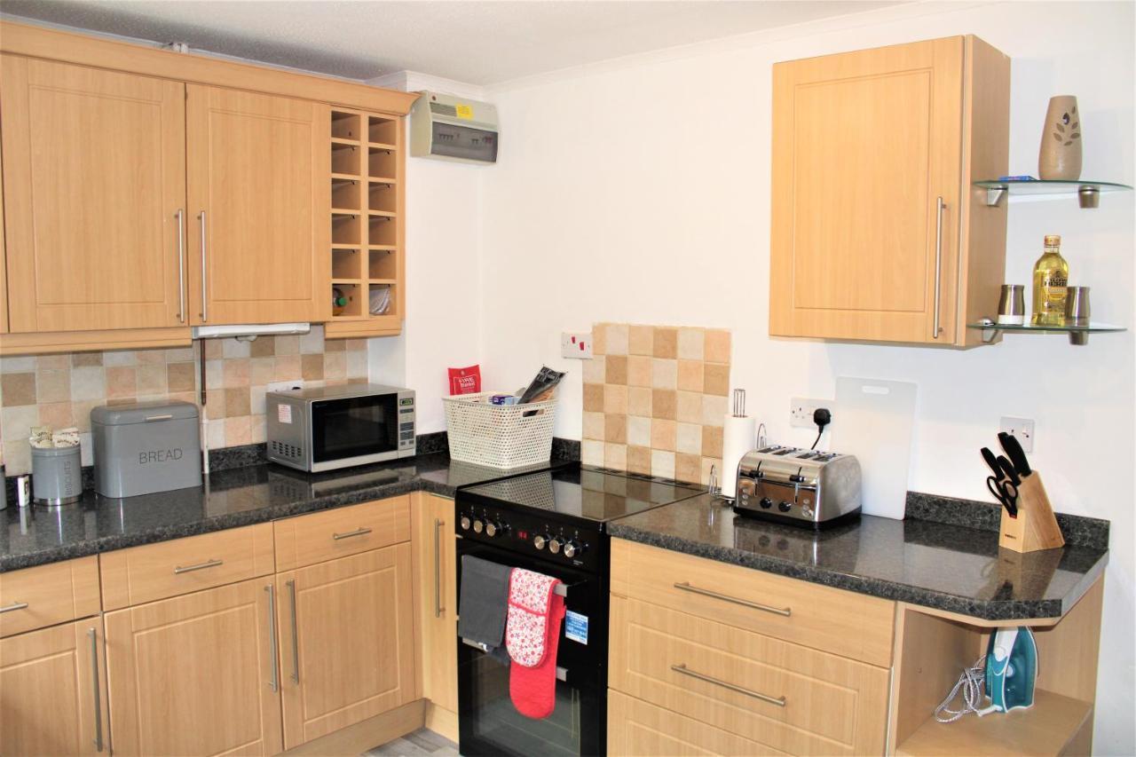 Homely And Budget Friendly 3 Bed House Sleeps 6 Free Parking! Milton Keynes Exterior foto